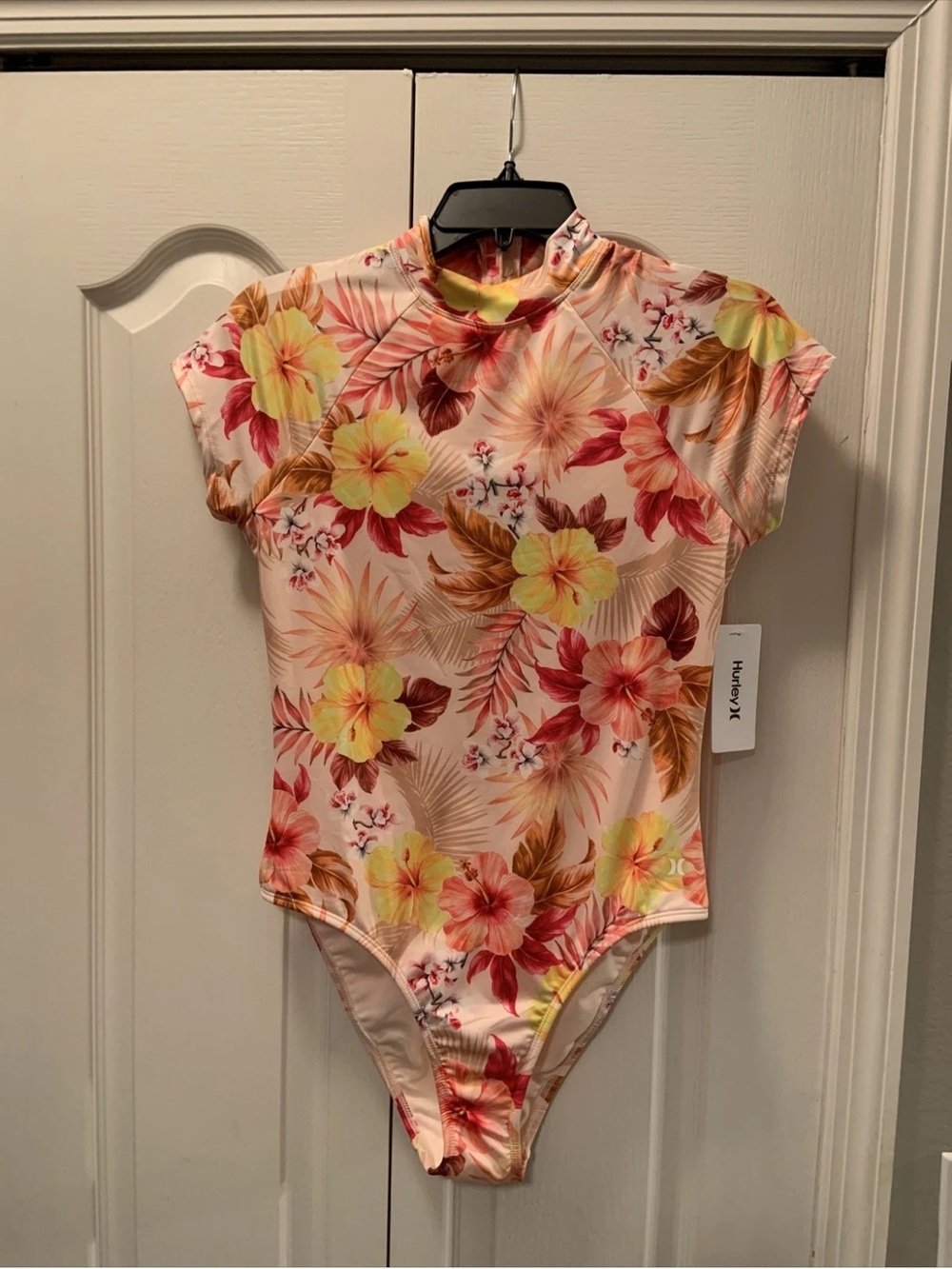 Hurley ladies one piece short sleeve surf swim suit size large